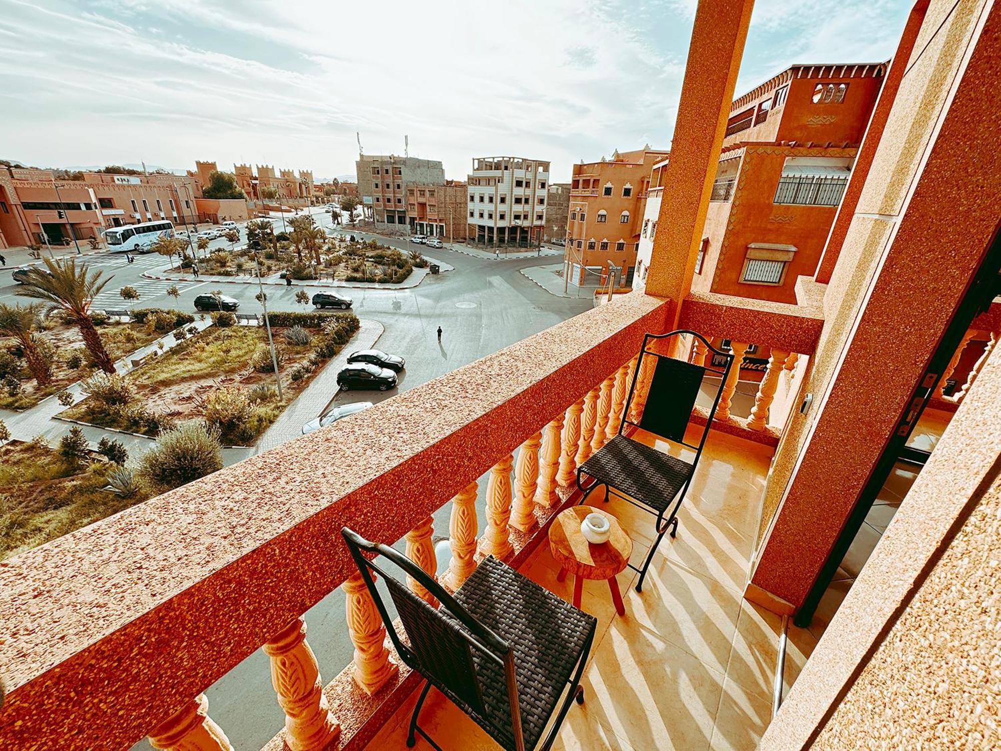Chay - Appartements A Ouarzazate Bagian luar foto