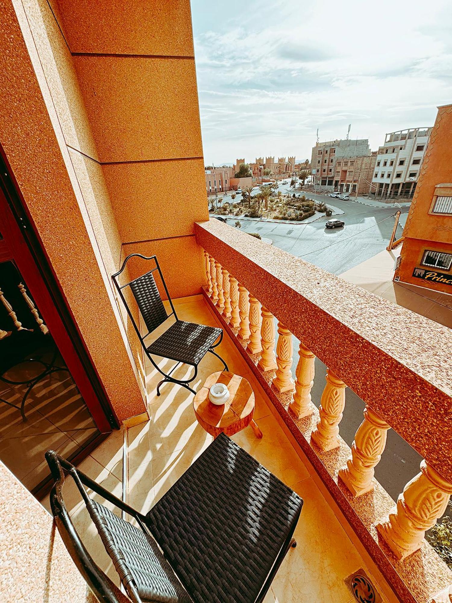 Chay - Appartements A Ouarzazate Bagian luar foto