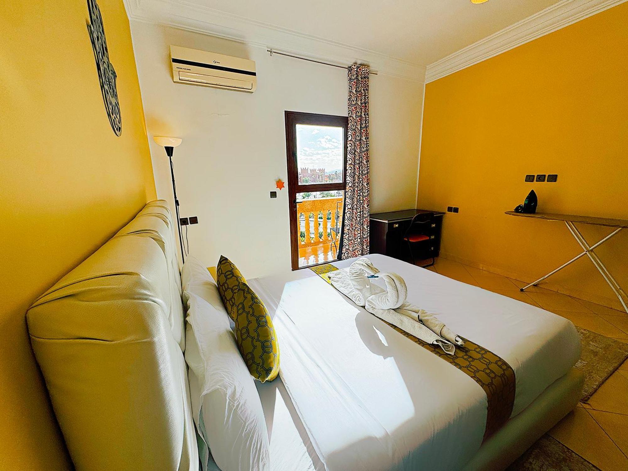 Chay - Appartements A Ouarzazate Bagian luar foto