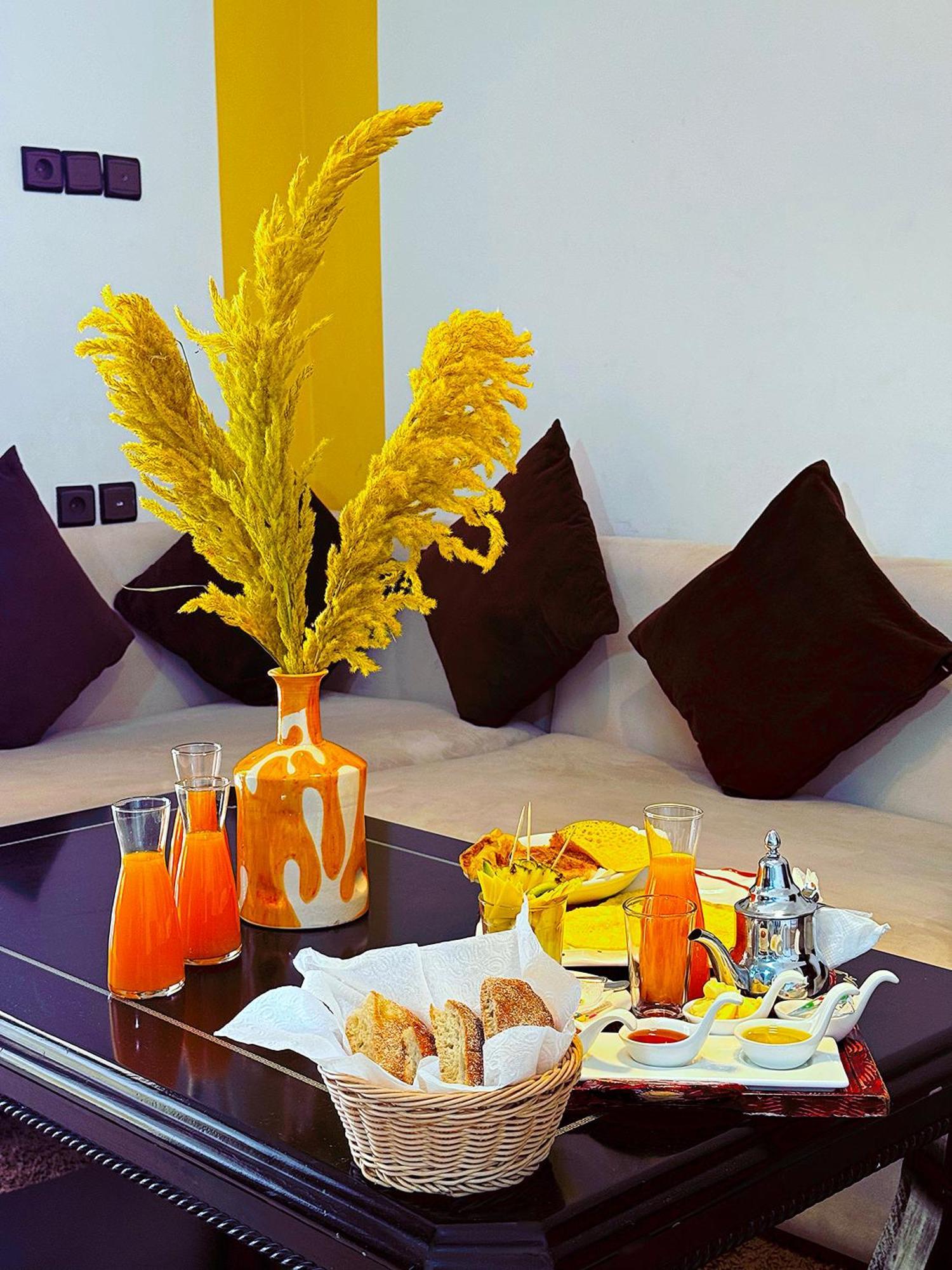 Chay - Appartements A Ouarzazate Bagian luar foto
