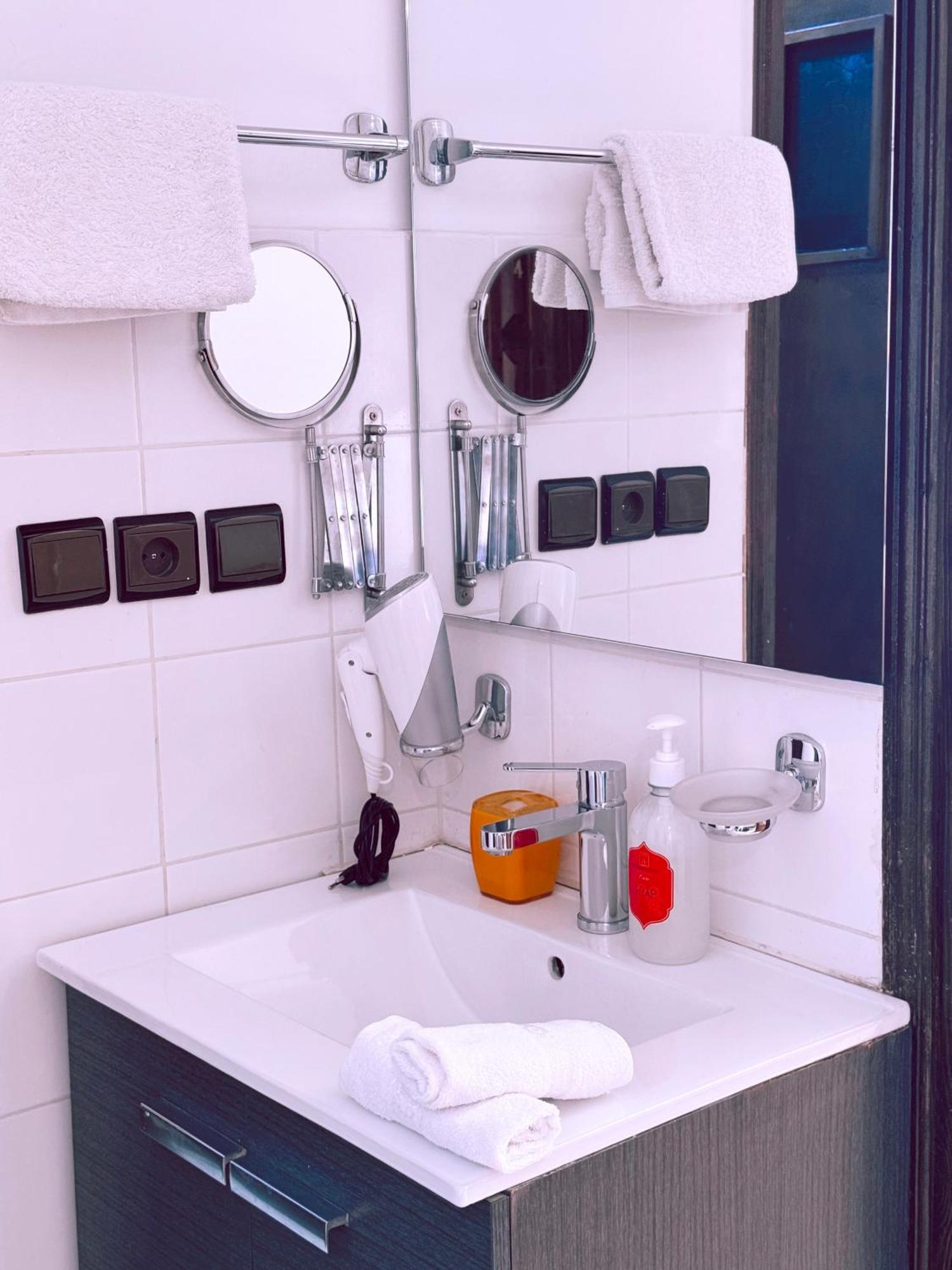 Chay - Appartements A Ouarzazate Bagian luar foto